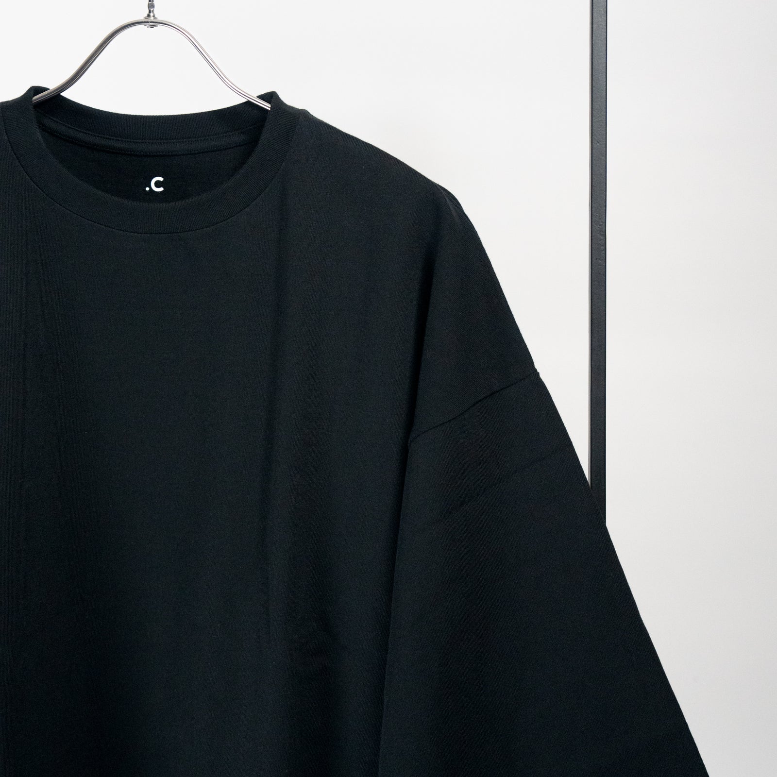 Crew Neck Black Three quarter sleeve Tee – .C（ドットシー）